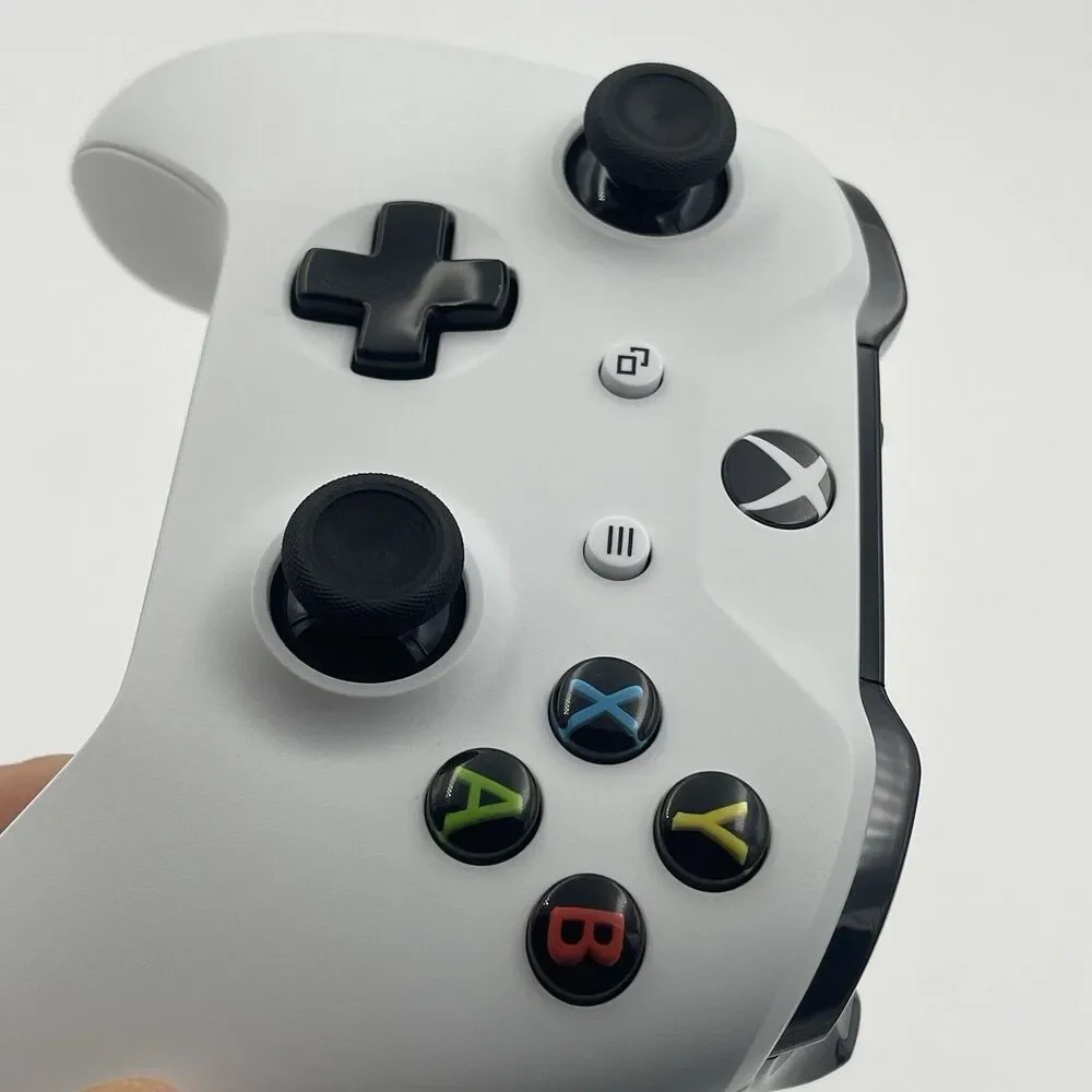 Xbox One White Controller (Model : 1708) Microsoft OEM - Tested & Works Great